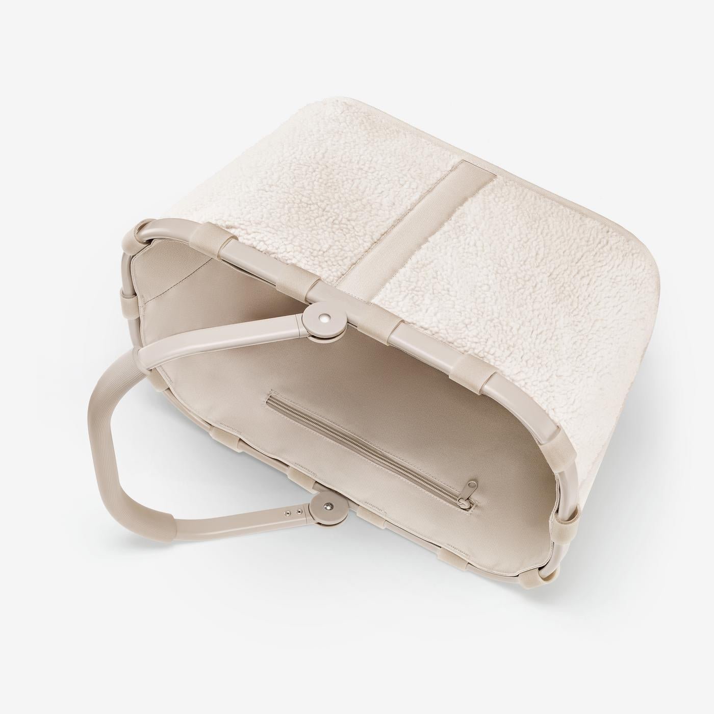 BK1042_05va1lp77l7u3dt386dv59ag45_1400