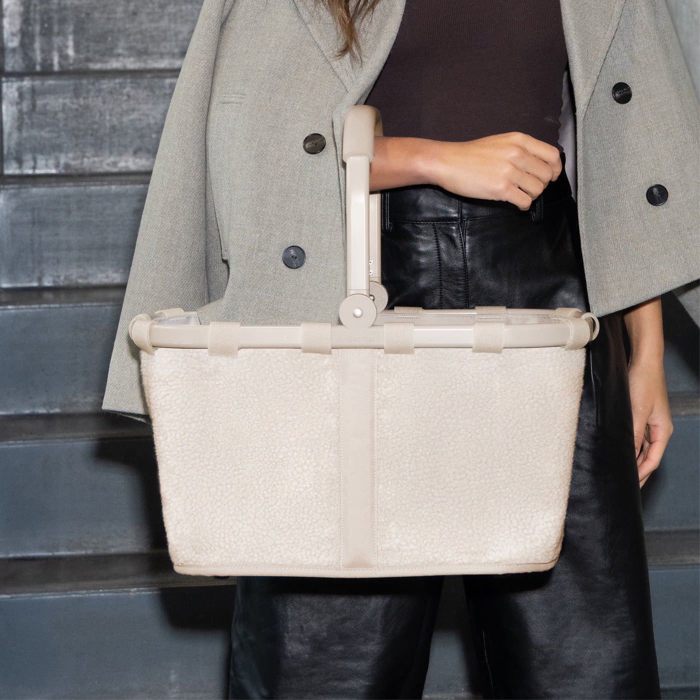 BK1042_rdg1j5enql4gtb3u80s2de5a6i_1400