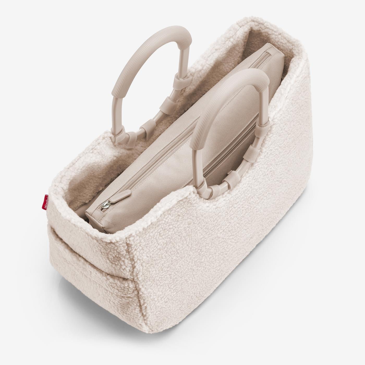 OS1042_s8qkceb8h95h937a8cl7vfbo67_1400