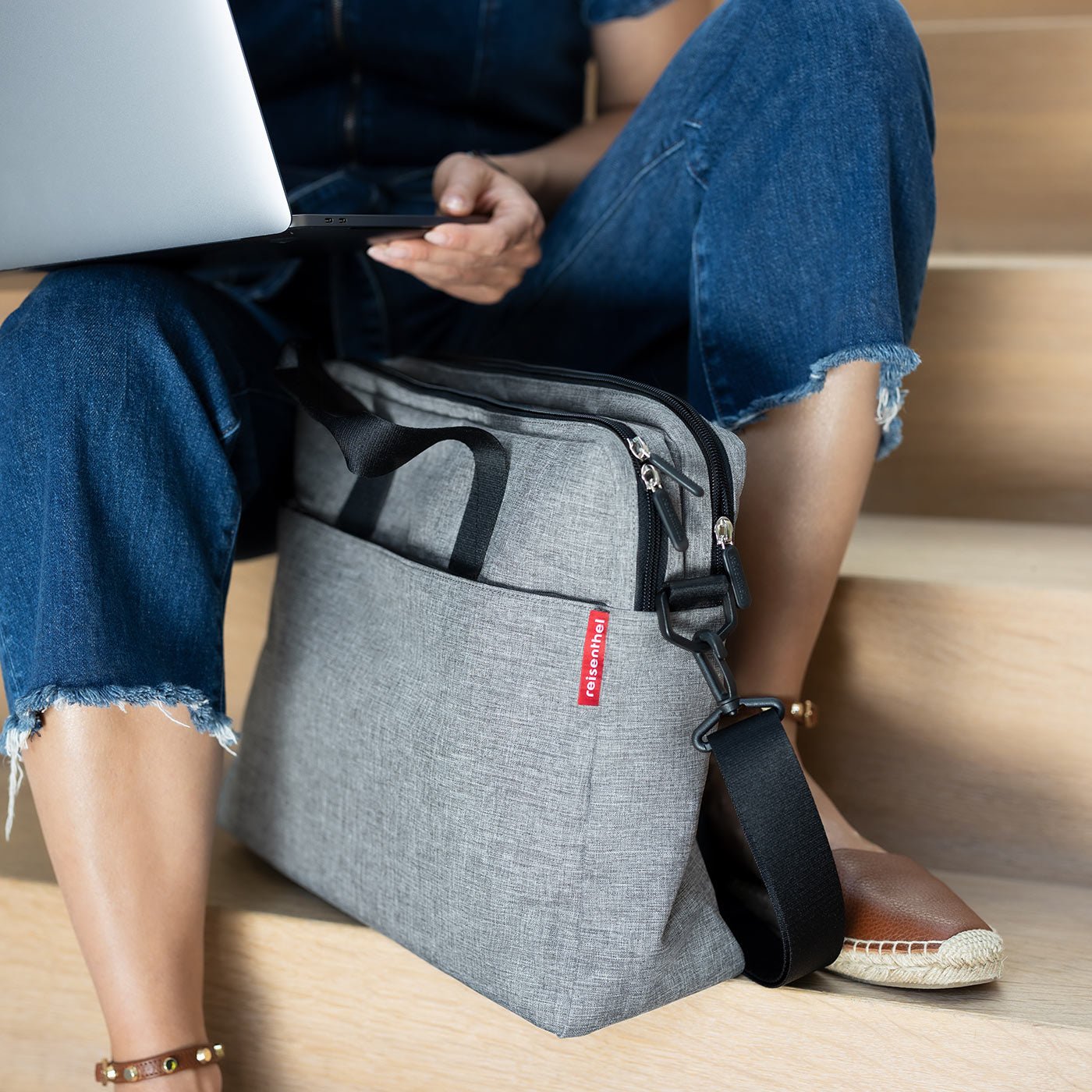 US7052_avd6c65f8l67p69h6kmiv9td1f_1400